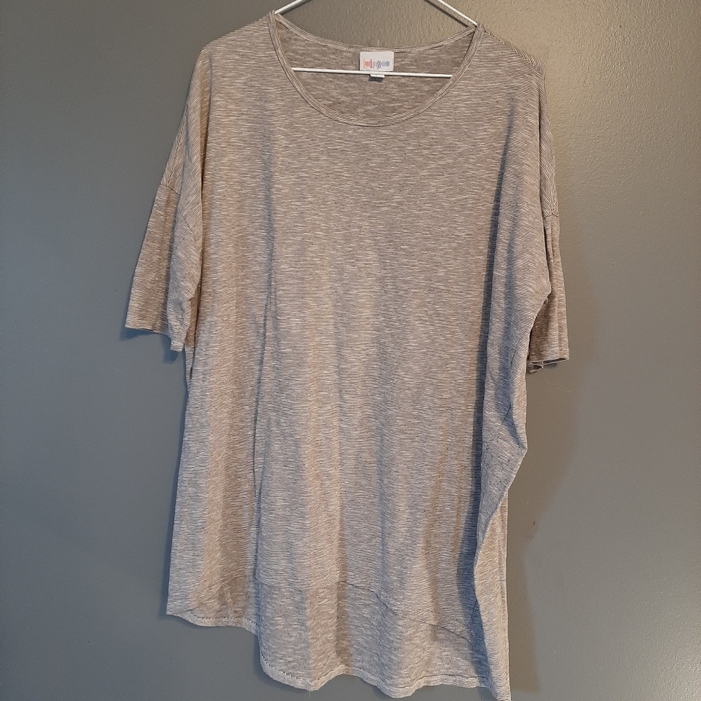 LuLaRoe Large Tshirt